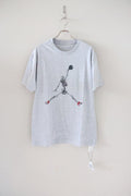[THRIFTY LOOK ]THRIFTY "SKUL JORDAN" TEE [GREY]