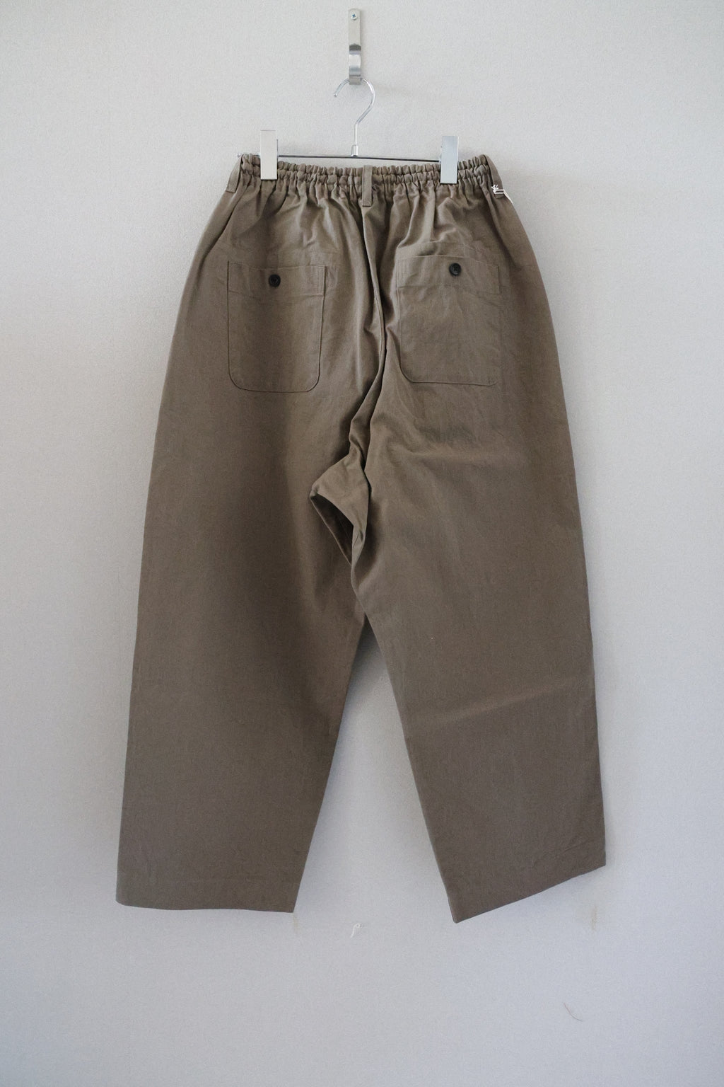 [River] SET UP PANTS -KHAKI-