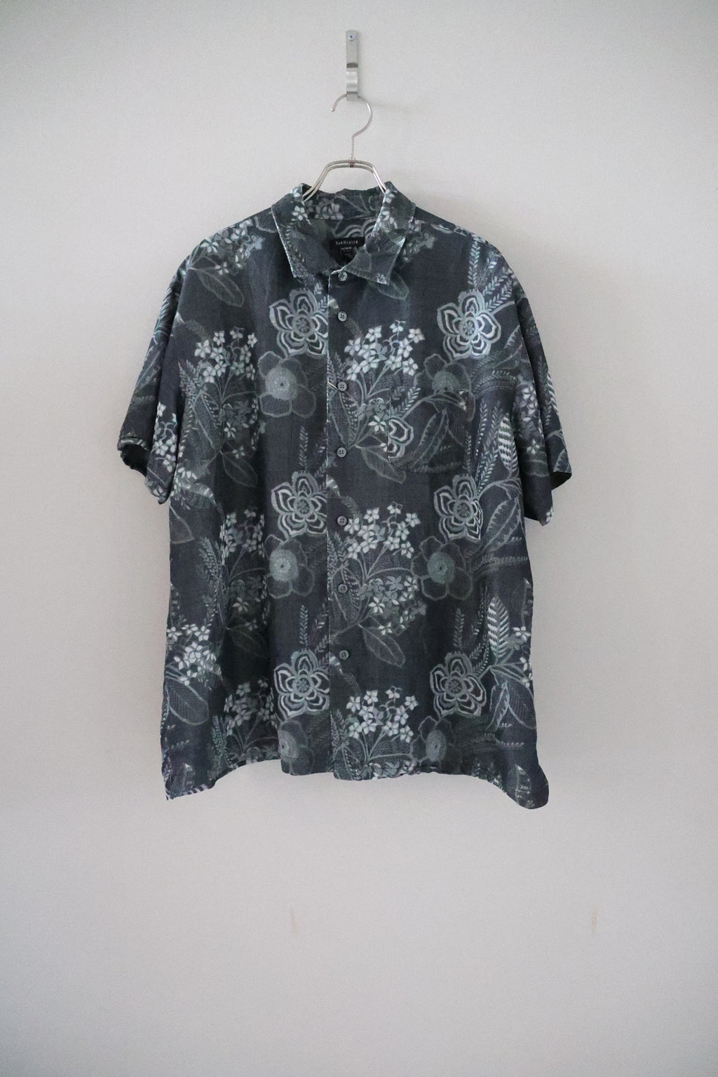 [VAN HEUSEN] Flower Patterned Shirts S/S [USED]