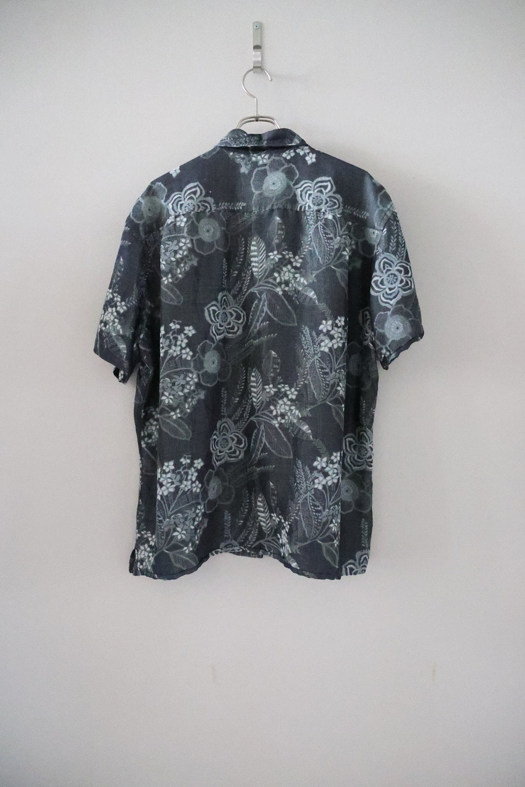 [VAN HEUSEN] Flower Patterned Shirts S/S [USED]