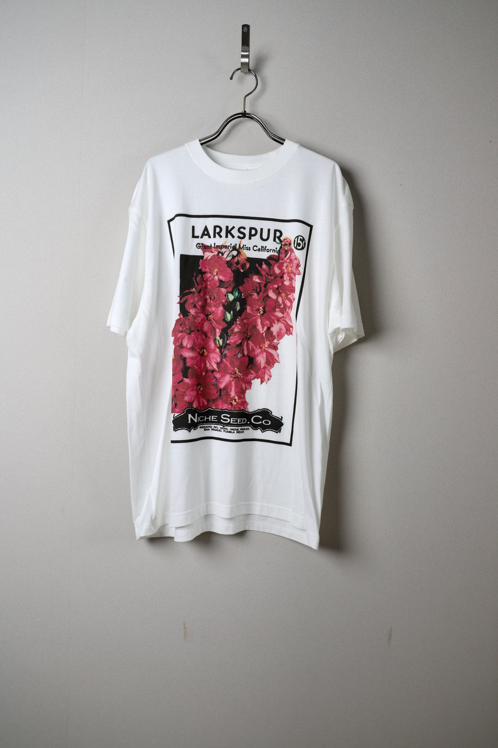 [Niche.] FLOWER SEEDS TEE -LARKSPUR-