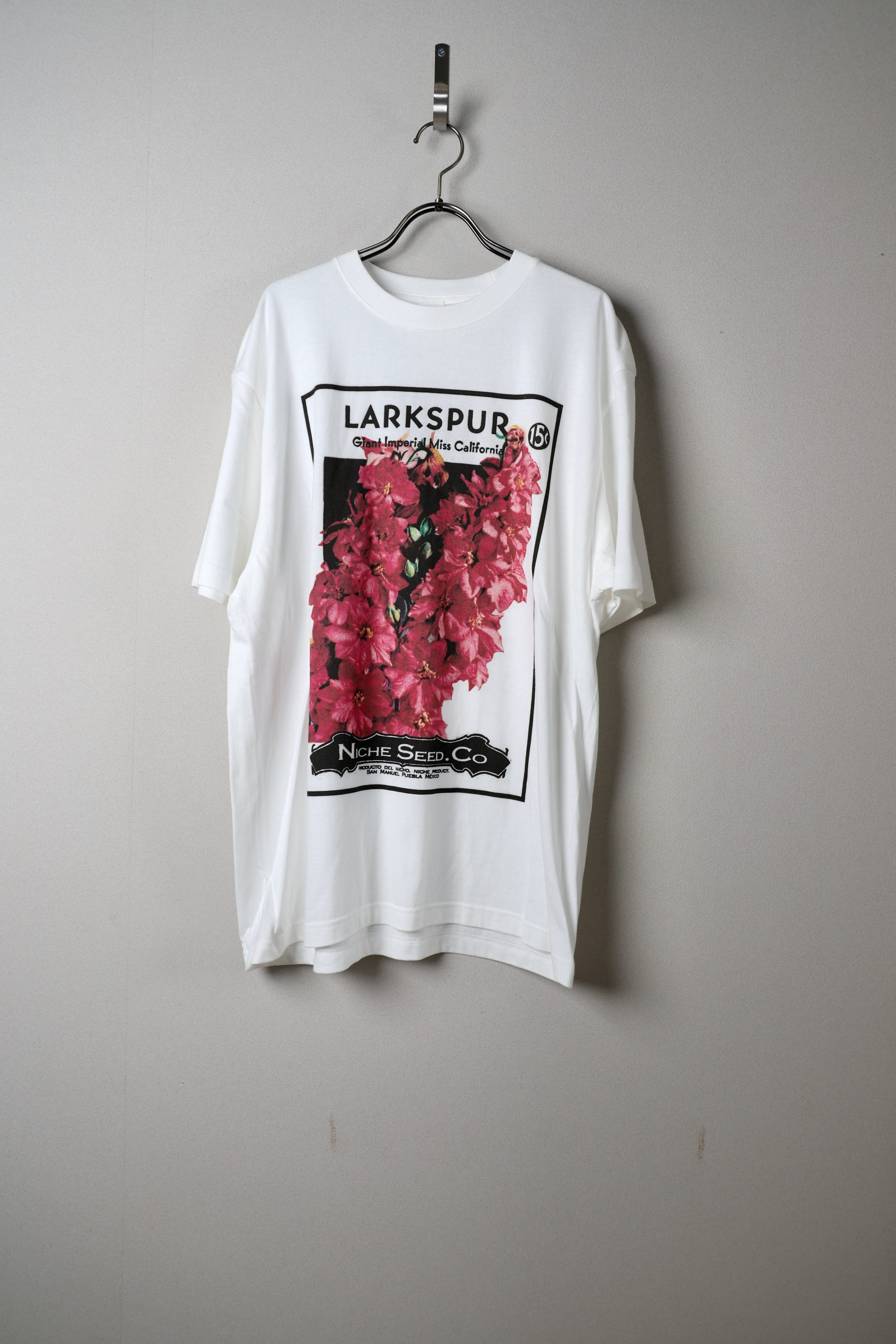[Niche.] FLOWER SEEDS TEE -LARKSPUR-