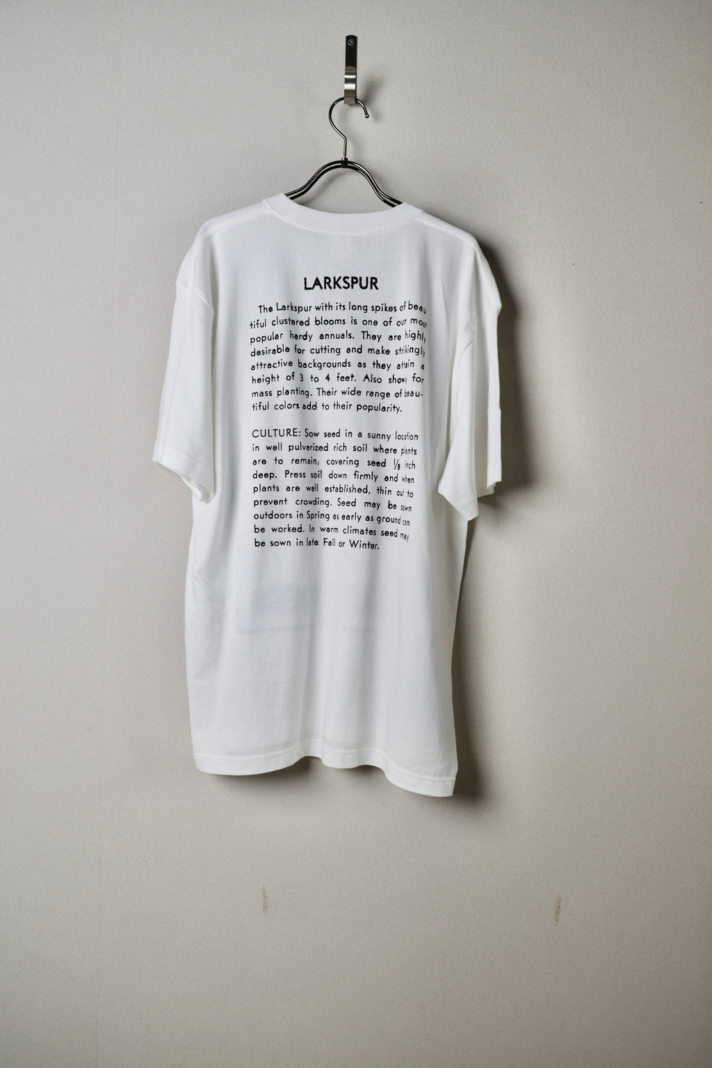[Niche.] FLOWER SEEDS TEE -LARKSPUR-