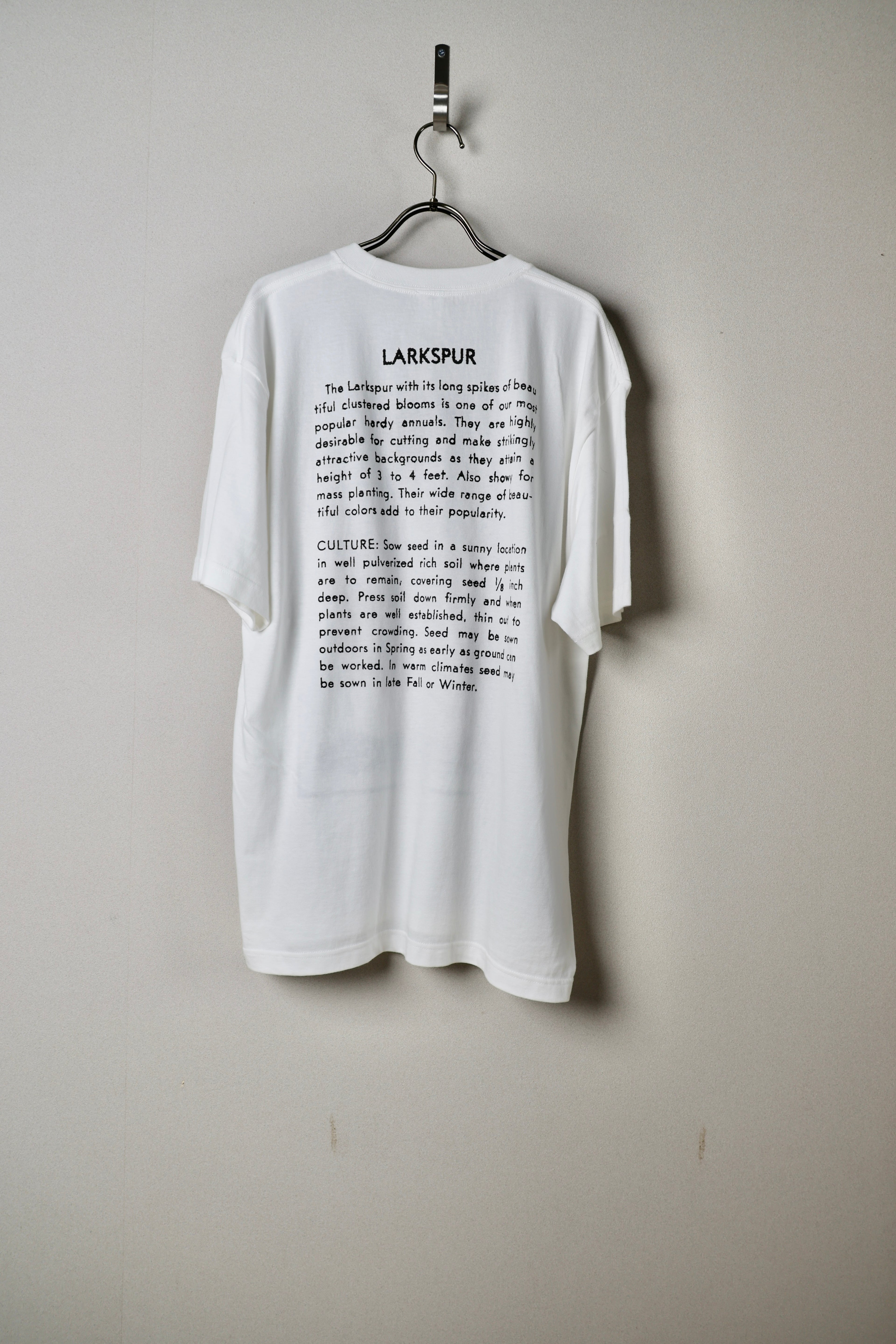 [Niche.] FLOWER SEEDS TEE -LARKSPUR-