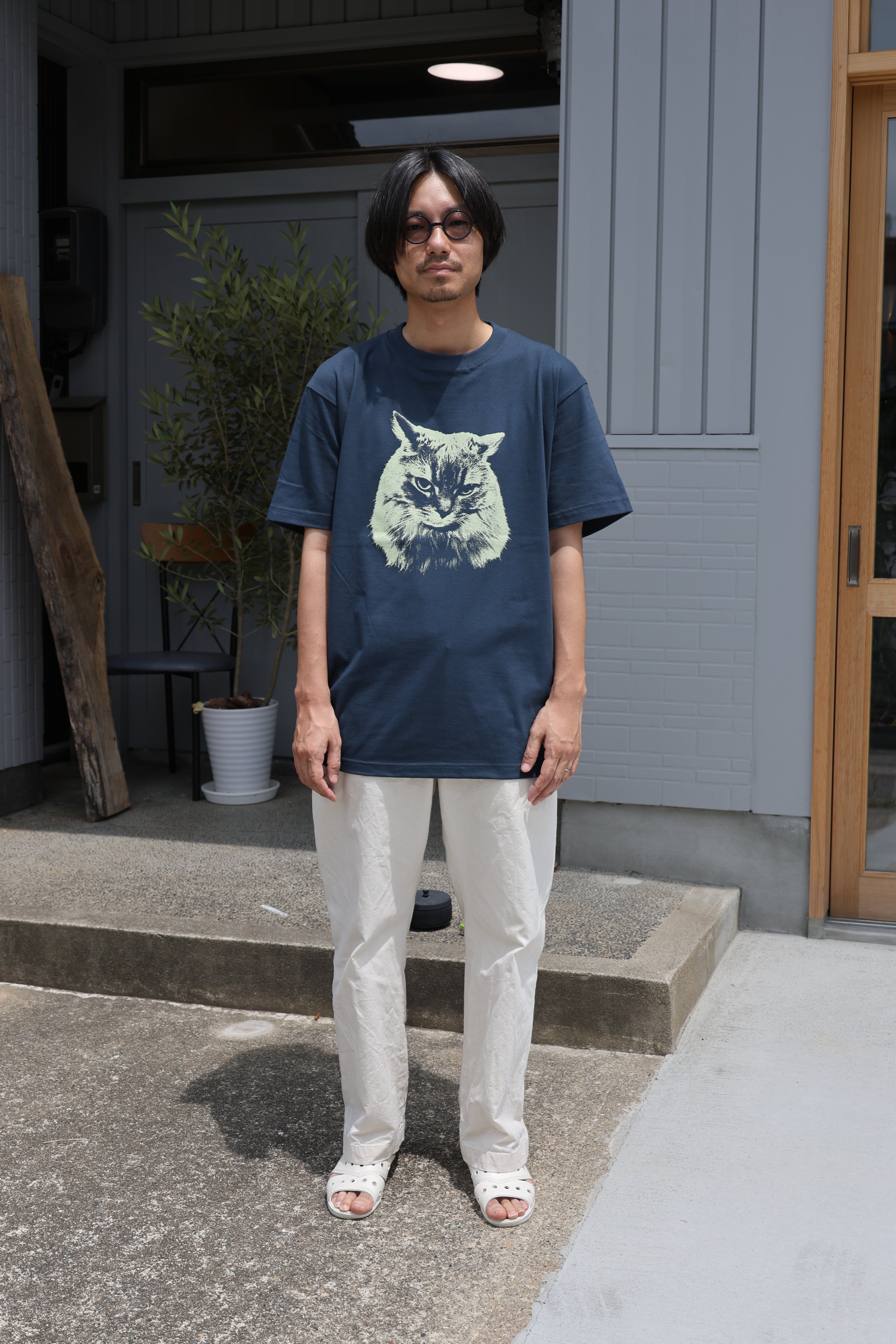 [85-Store] 5.6oz 媚びないスヌーTシャツ [SLATE/IVORY]