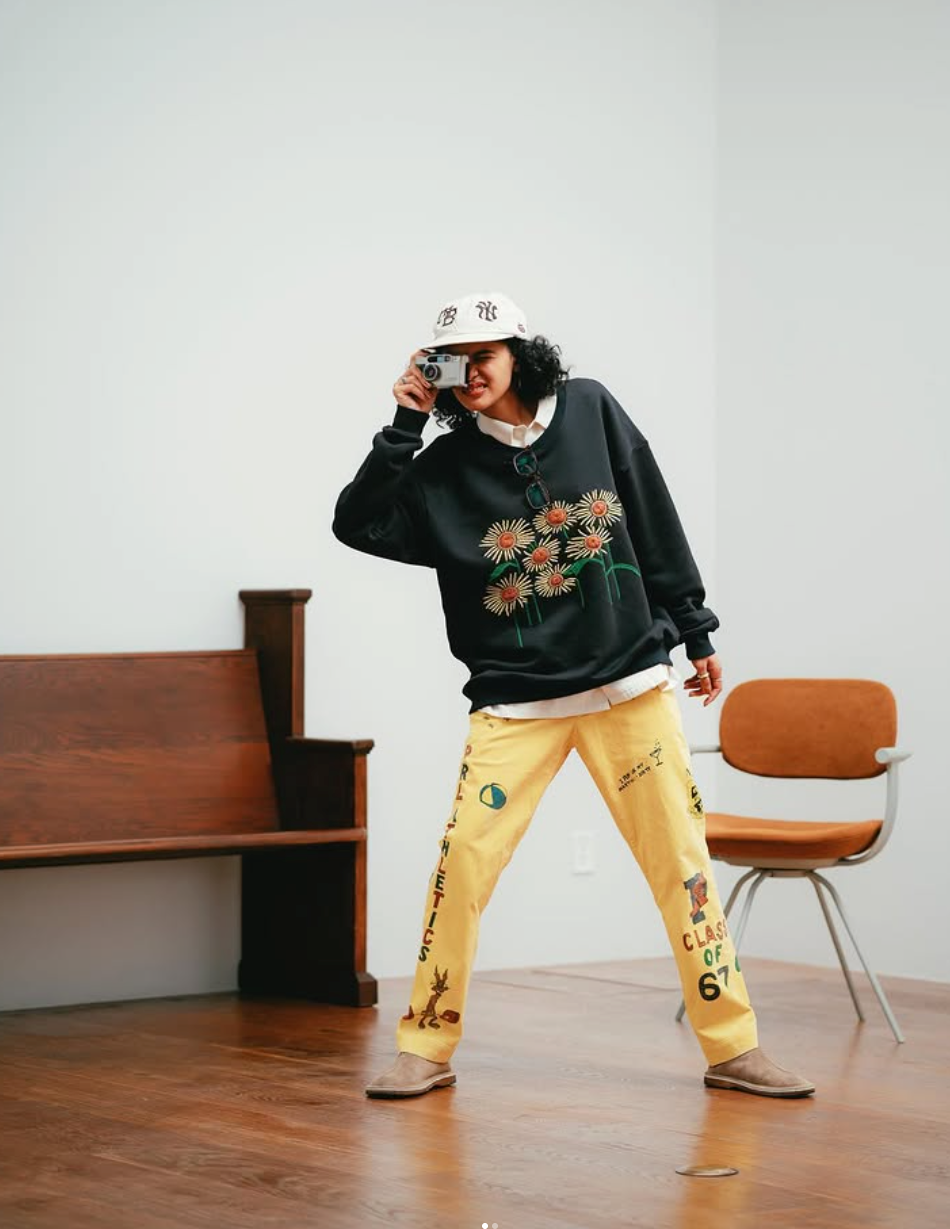 [Bruine neus] Hand Embroidery Sweat-SUNFLOWER