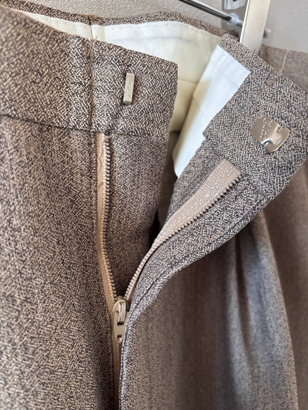 2 Tuck Polyester Slacks [USED]（5枚目）