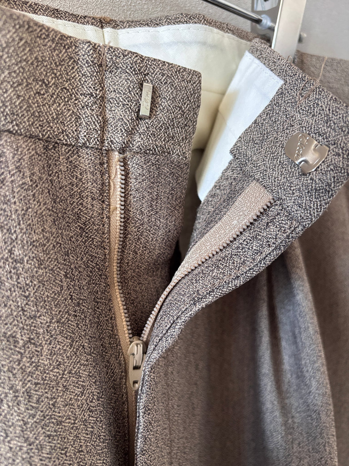 2 Tuck Polyester Slacks [USED]（5枚目）
